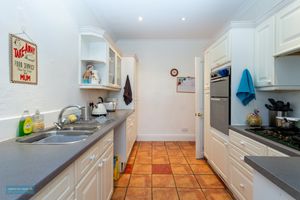 Kitchen- click for photo gallery